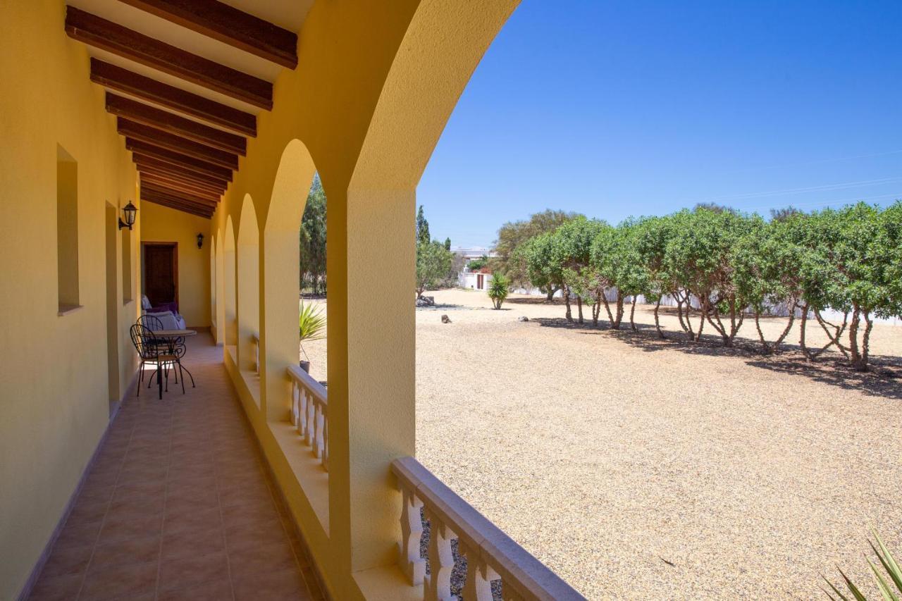 Villa Mariana Almeria Bagian luar foto