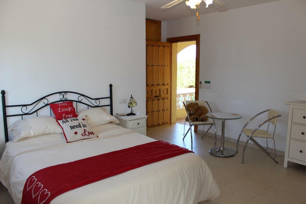 Villa Mariana Almeria Bagian luar foto